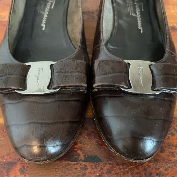 Salvatore Ferragamo Brown Croc Vara Bow Pumps - Picture 4 of 9